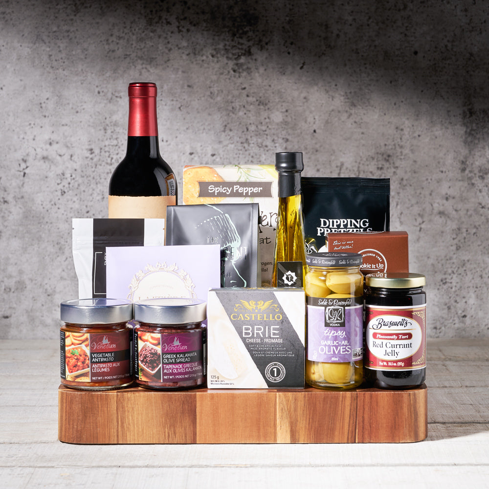 Wine and Cheese Gift Basket, USA – how the gift is presented