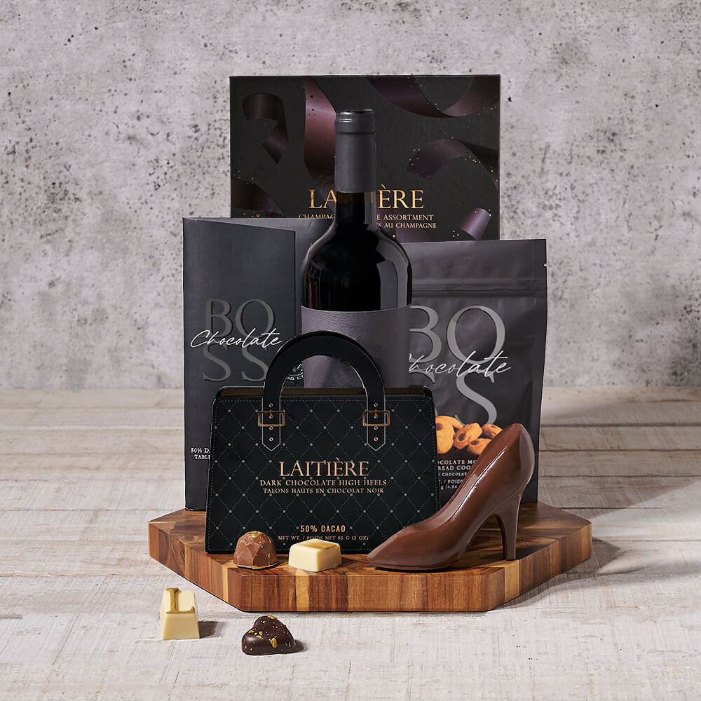 Chocolate and Wine Cutting Board Gift – how the gift is presented