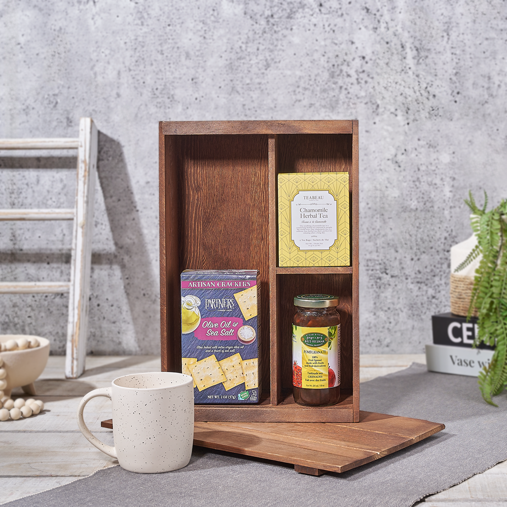 Chamomile Tea Gift Basket – how the gift is presented