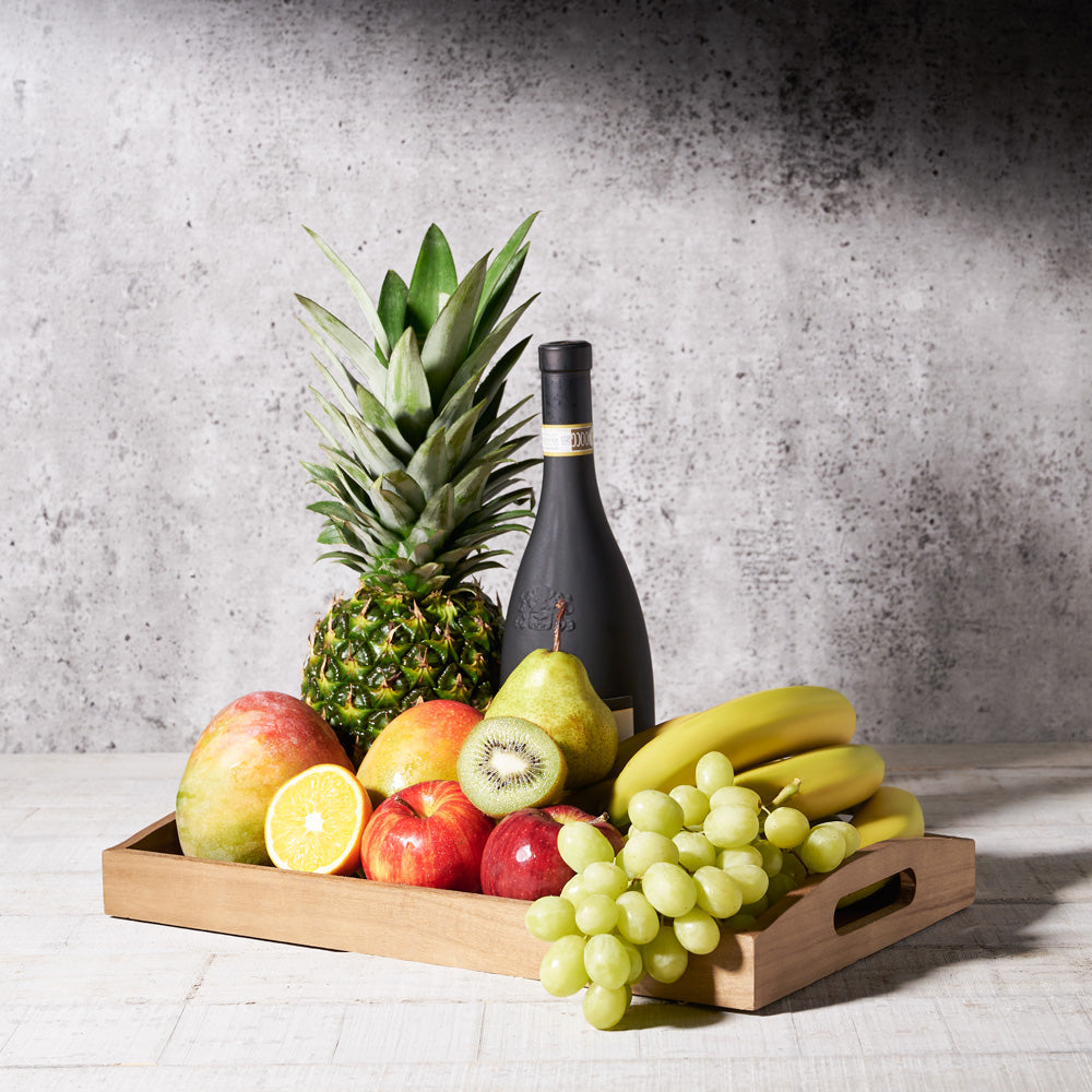 Red Wine and Fruit Tray Basket – how the gift is presented