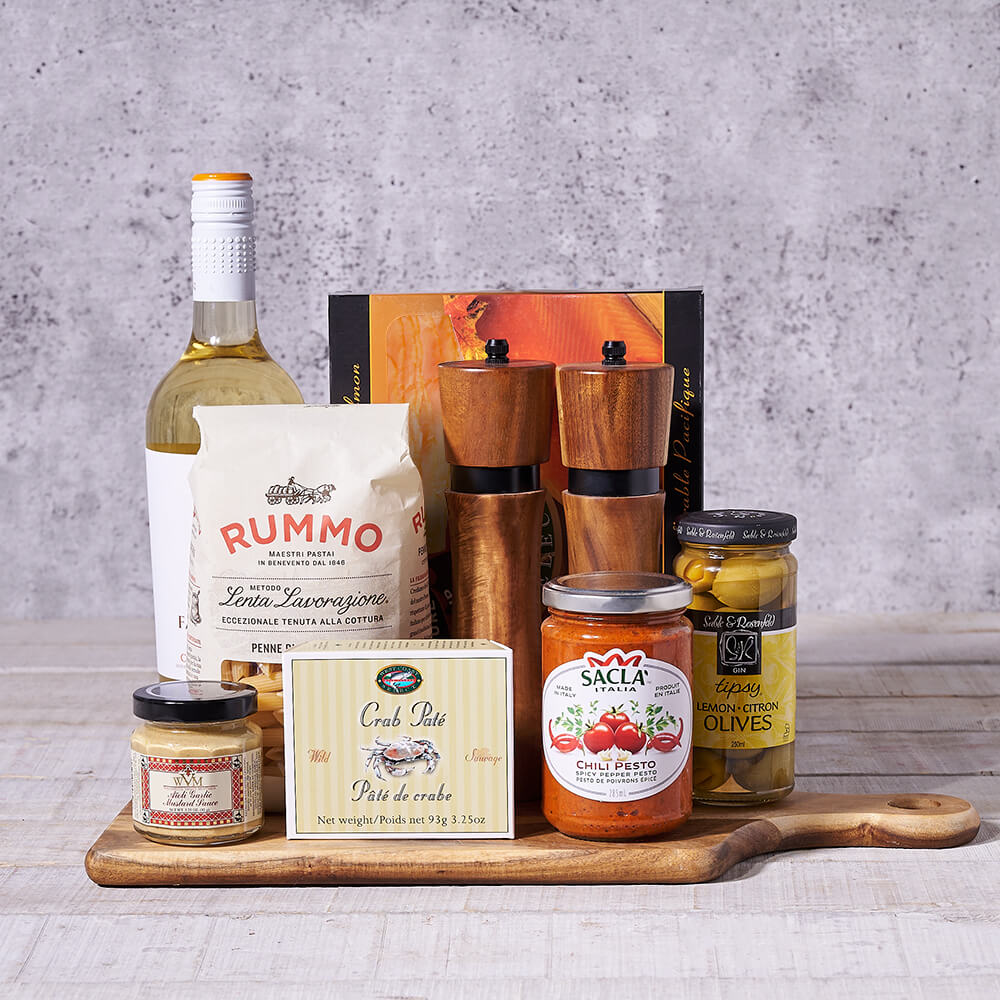 Wine Gift Basket with Smoked Salmon, USA – how the gift is presented