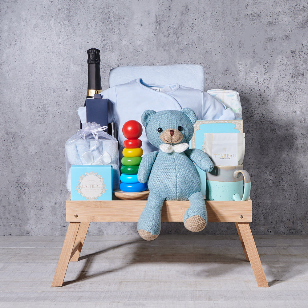Baby Boy Sparkling Wine Basket – how the gift is presented