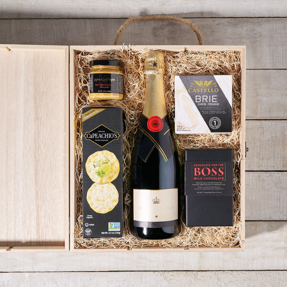 Sparkling Wine with Cheese Variety Basket – how the gift is presented