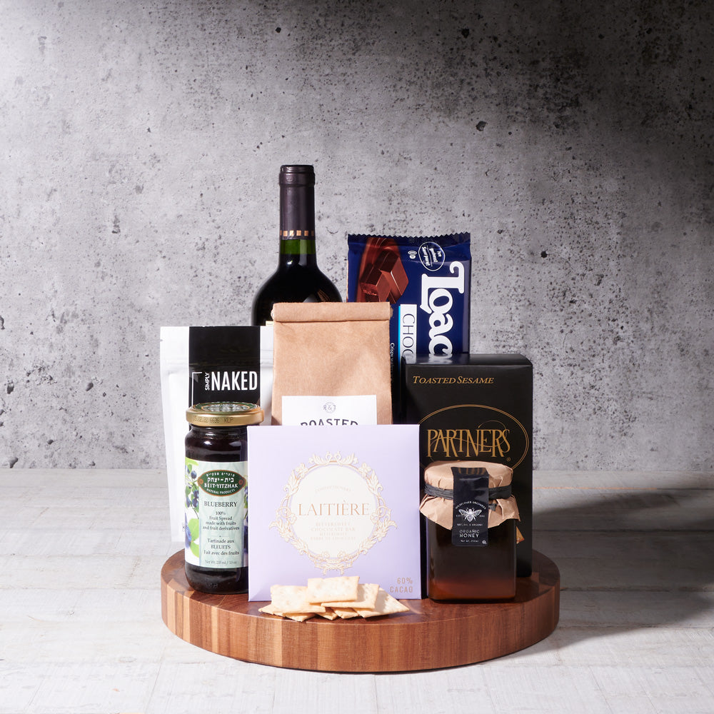 Kosher Wine and Treats Basket, USA – how the gift is presented