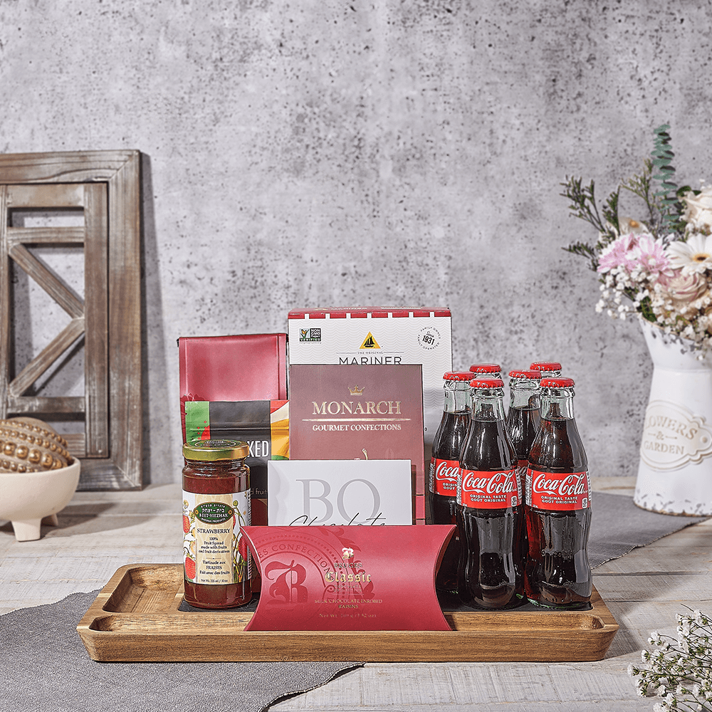 Kosher Coffee and Crackers Basket – how the gift is presented