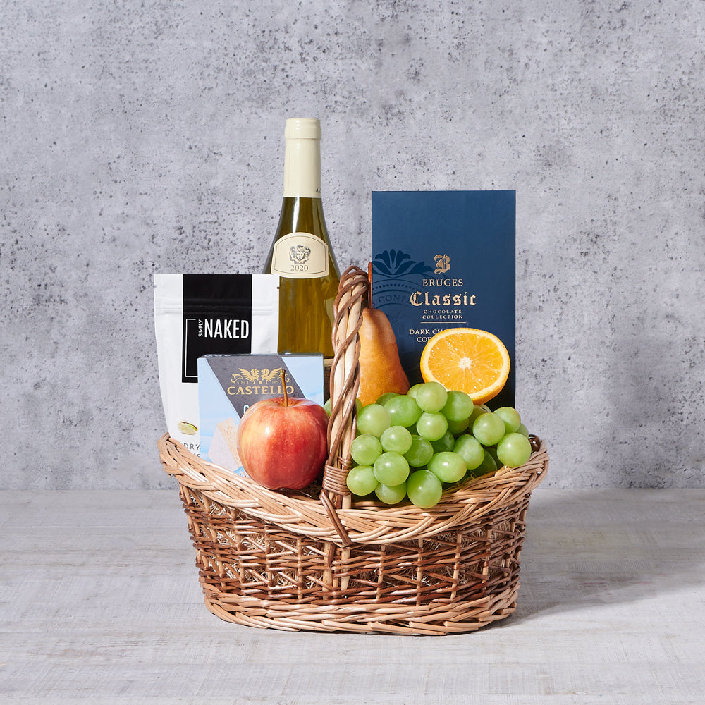 Red Wine Cheese Treats Basket – how the gift is presented