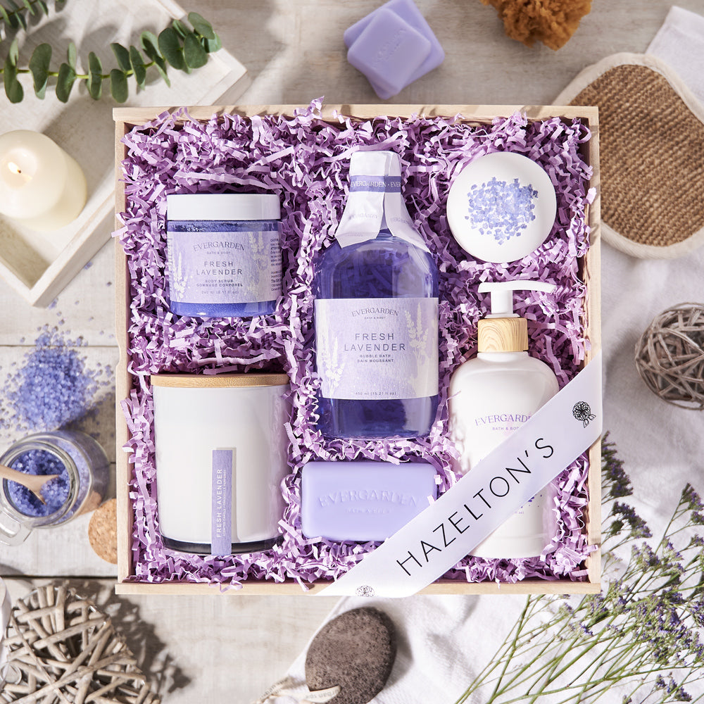 Lavender Candle and Spa Set – how the gift is presented
