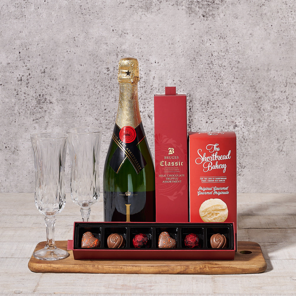 Sparkling Wine with Cookies Gift Basket – how the gift is presented