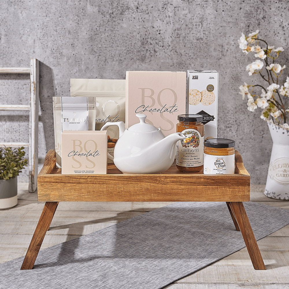Halal Tea and Chocolate Bed Tray – how the gift is presented