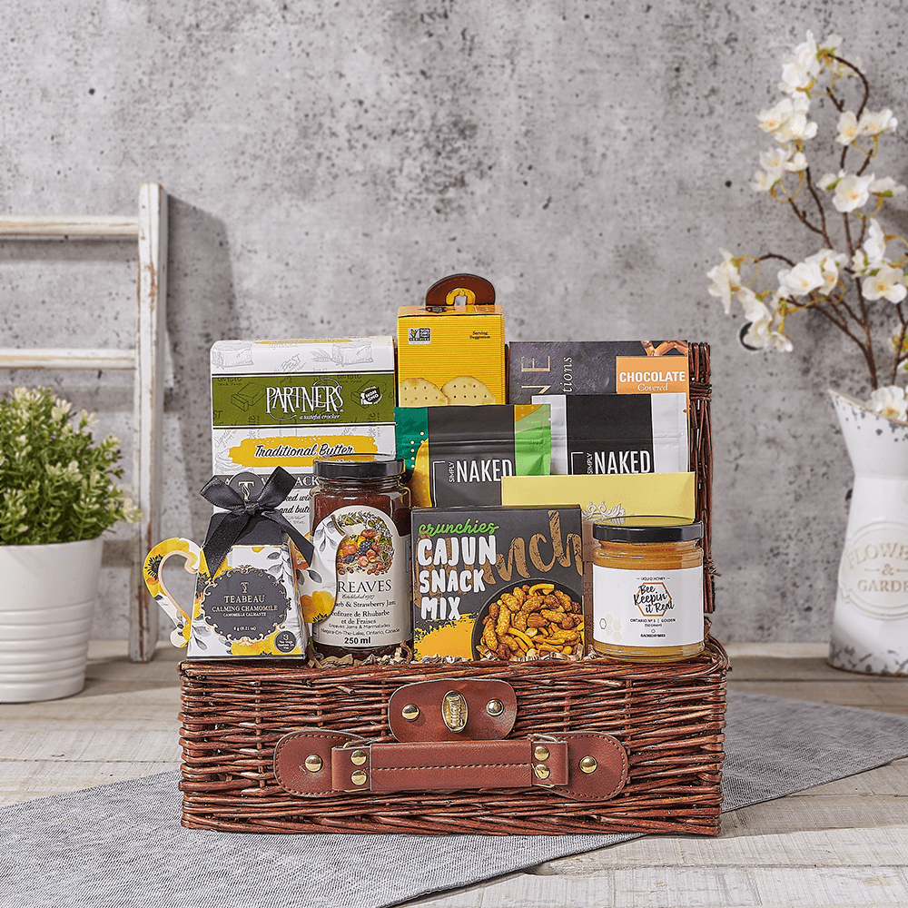 Halal Tea & Treat Picnic Gift – how the gift is presented