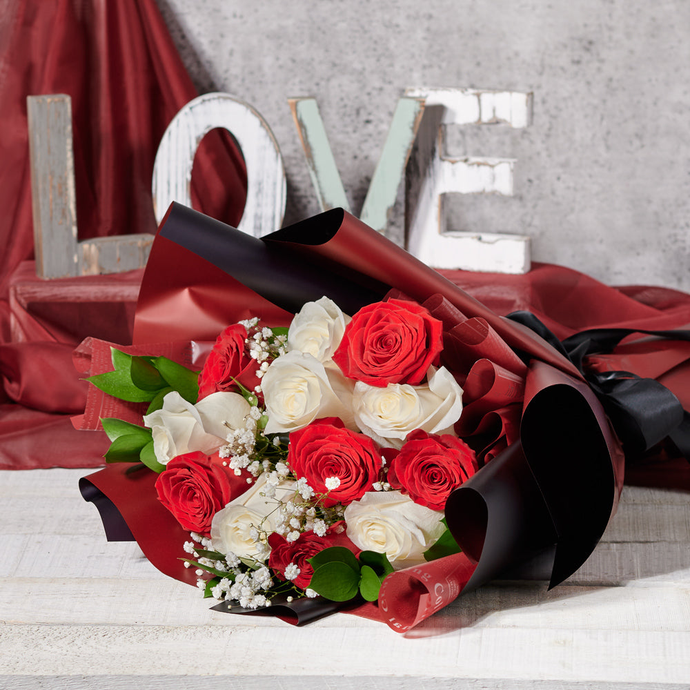 Premium Red and White Rose Bouquet – how the gift is presented