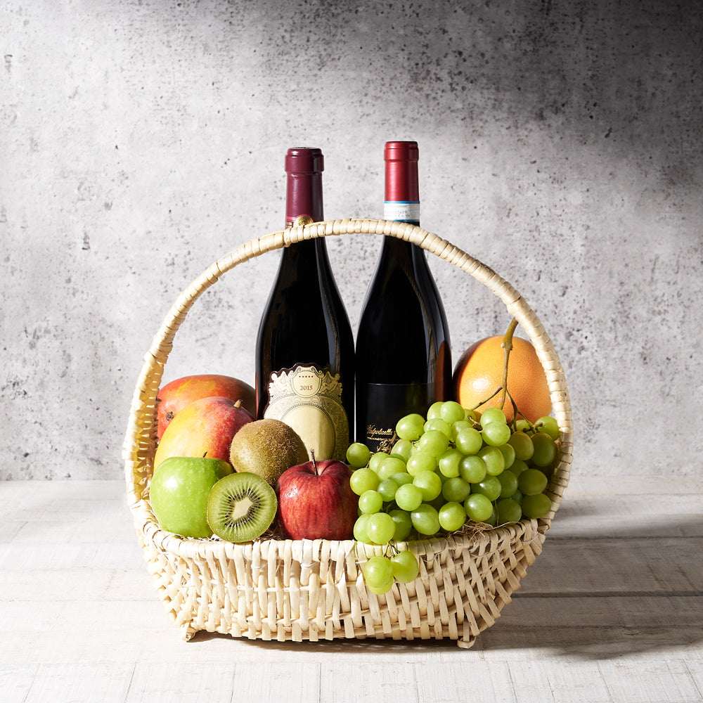 Housewarming Wine Basket with Fruit – how the gift is presented