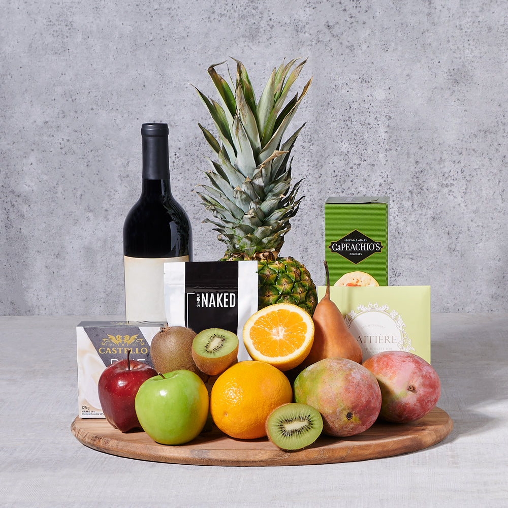 Wine Basket with Fruit and Brie – how the gift is presented