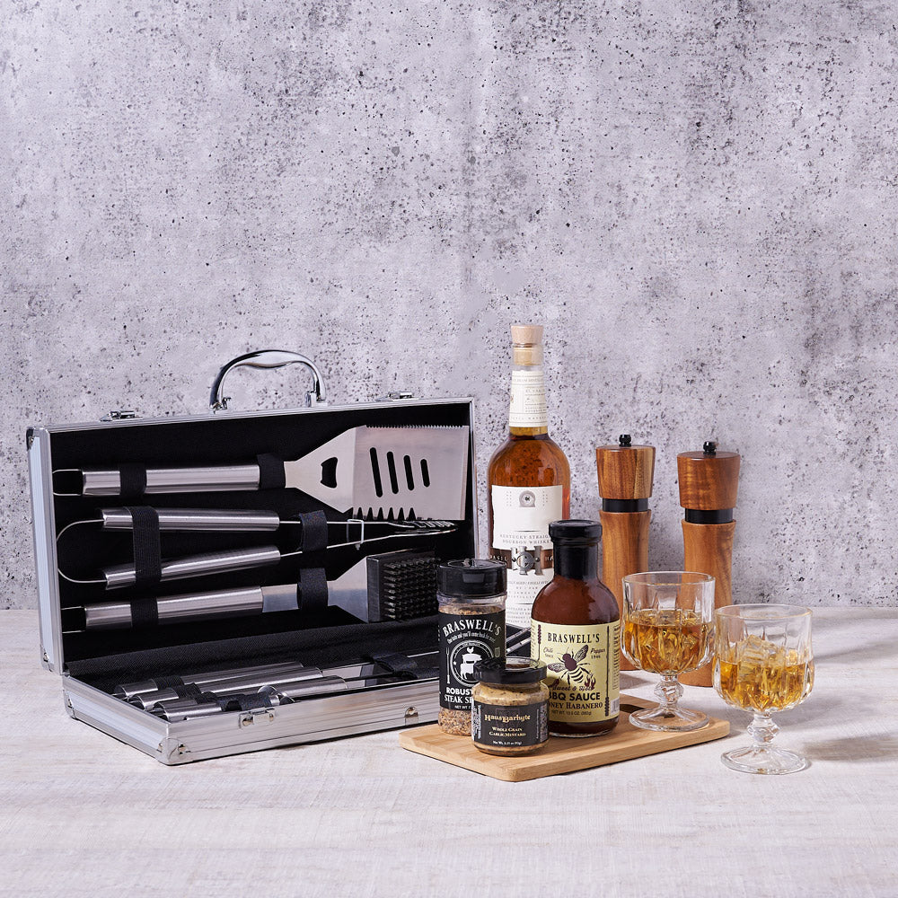 Liquor Gift Basket with Ribeye Seasoning – how the gift is presented