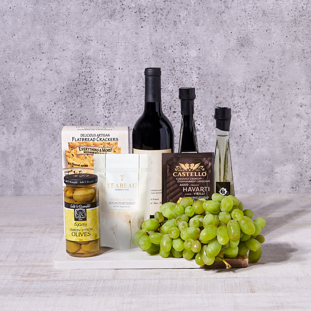 Wine with Flatbread and Cheese Basket – how the gift is presented