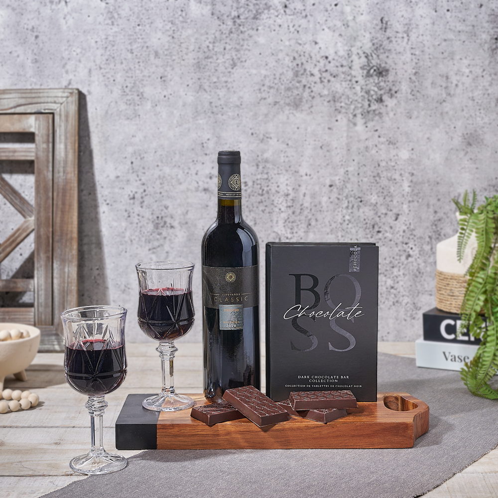 Kosher Wine and Dark Chocolate Set – how the gift is presented