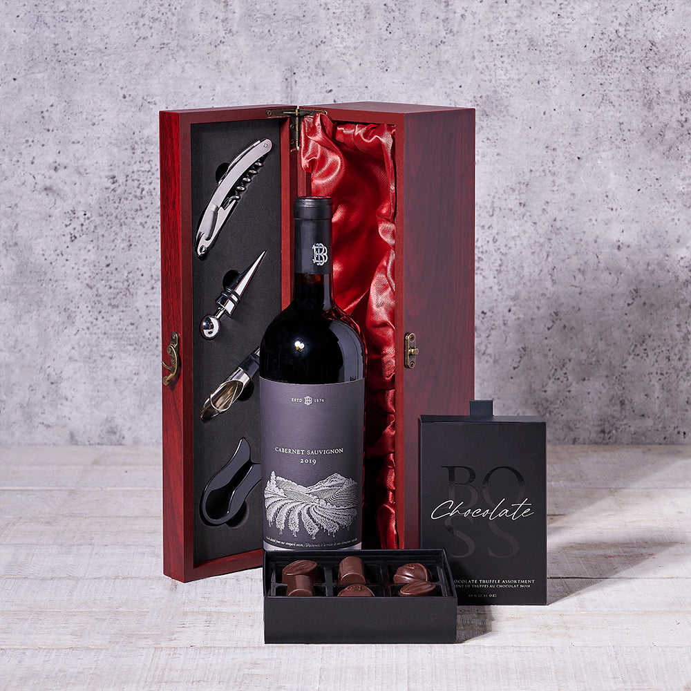 Wooden Wine and Truffle Gift Set – how the gift is presented