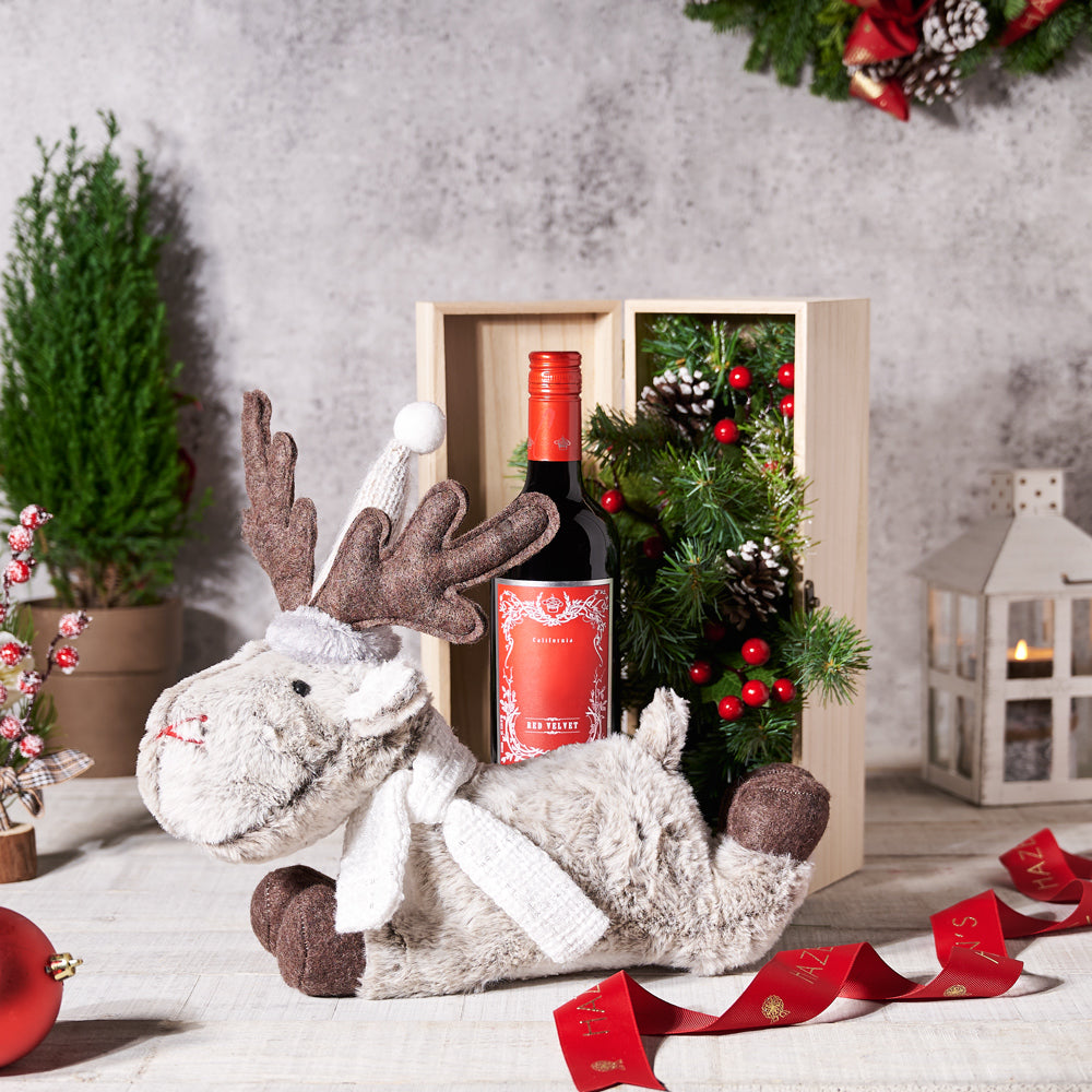 Holiday Wine Box with Plush Reindeer – how the gift is presented