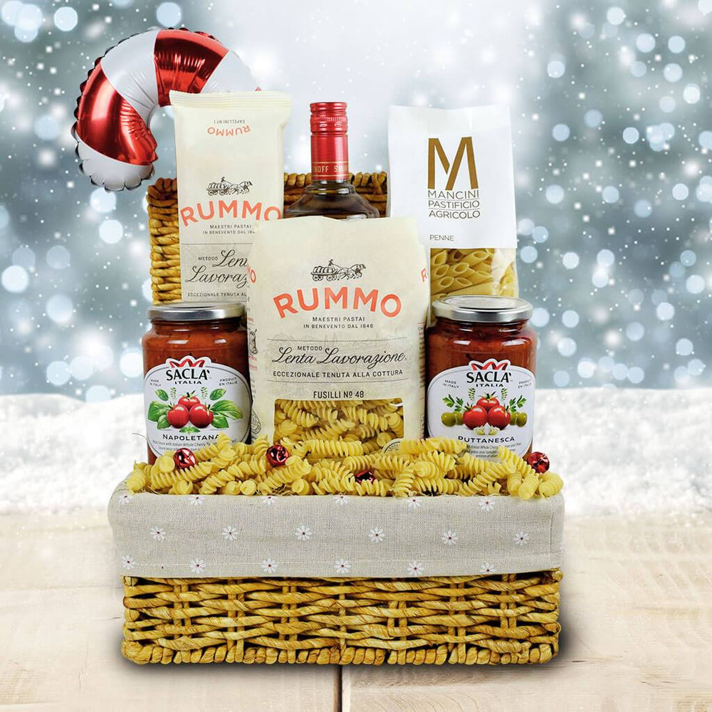 Christmas Liquor and Pasta Basket – how the gift is presented