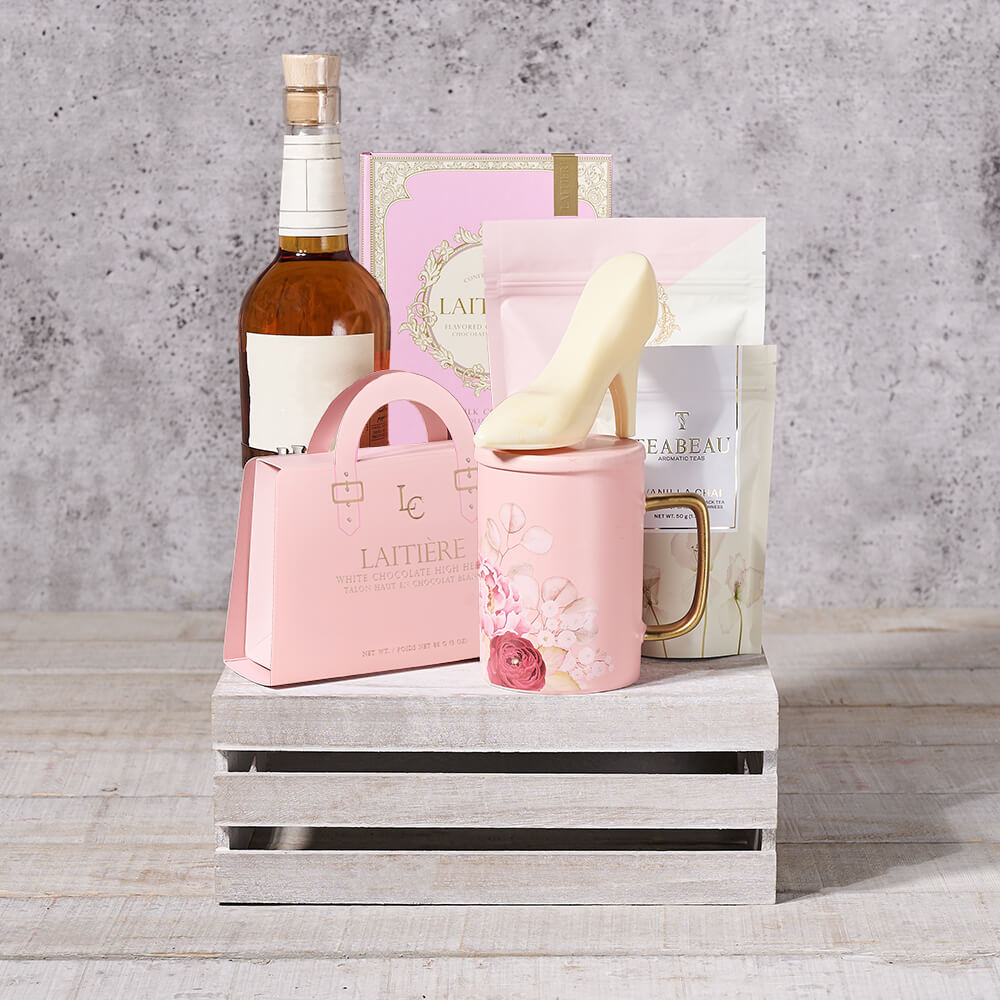 Refreshing Snack & Liquor Gift Crate – how the gift is presented