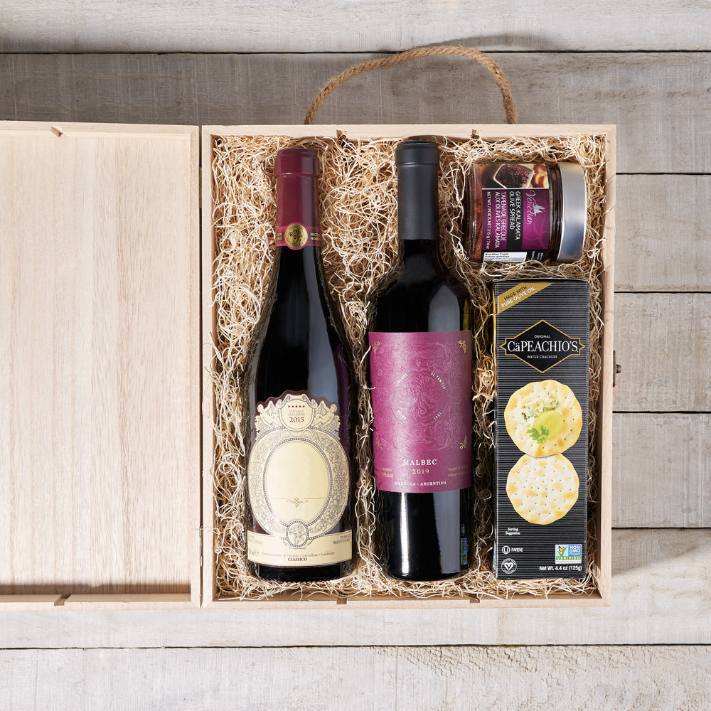 Wine Gift Crate with Olive Spread – how the gift is presented