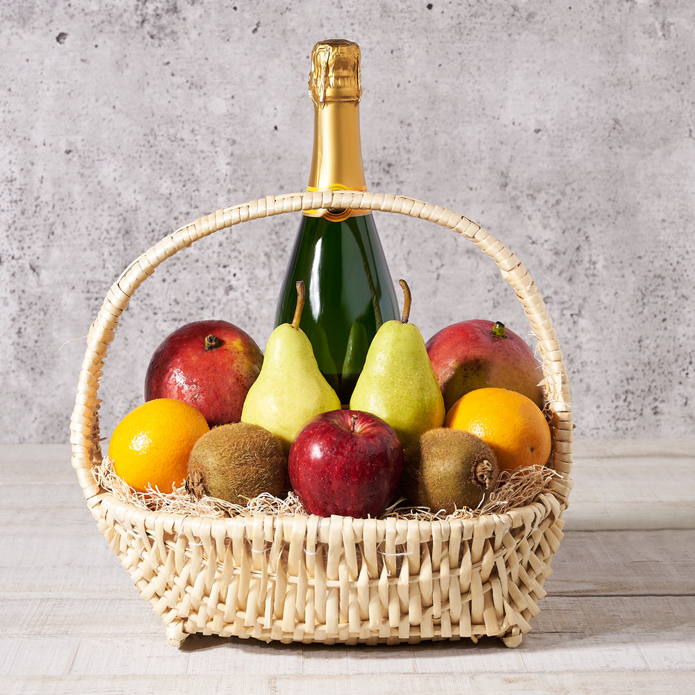 The Champagne with Fresh Produce Market Basket from Hazelton’s is a fantastic way to send a touch of freshness to your loved ones, no matter the occasion. 