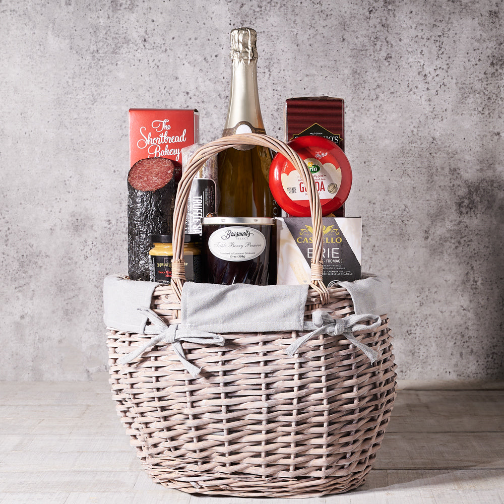 Wine and Sparkling Snack Gift Basket – how the gift is presented
